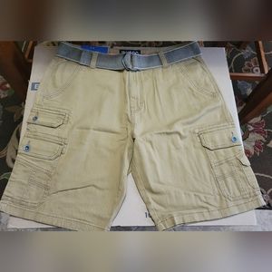 NWOT Iron Clothing Cargo Shorts 34